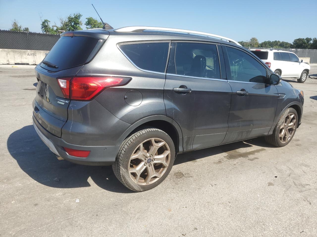 FORD ESCAPE TITANIUM