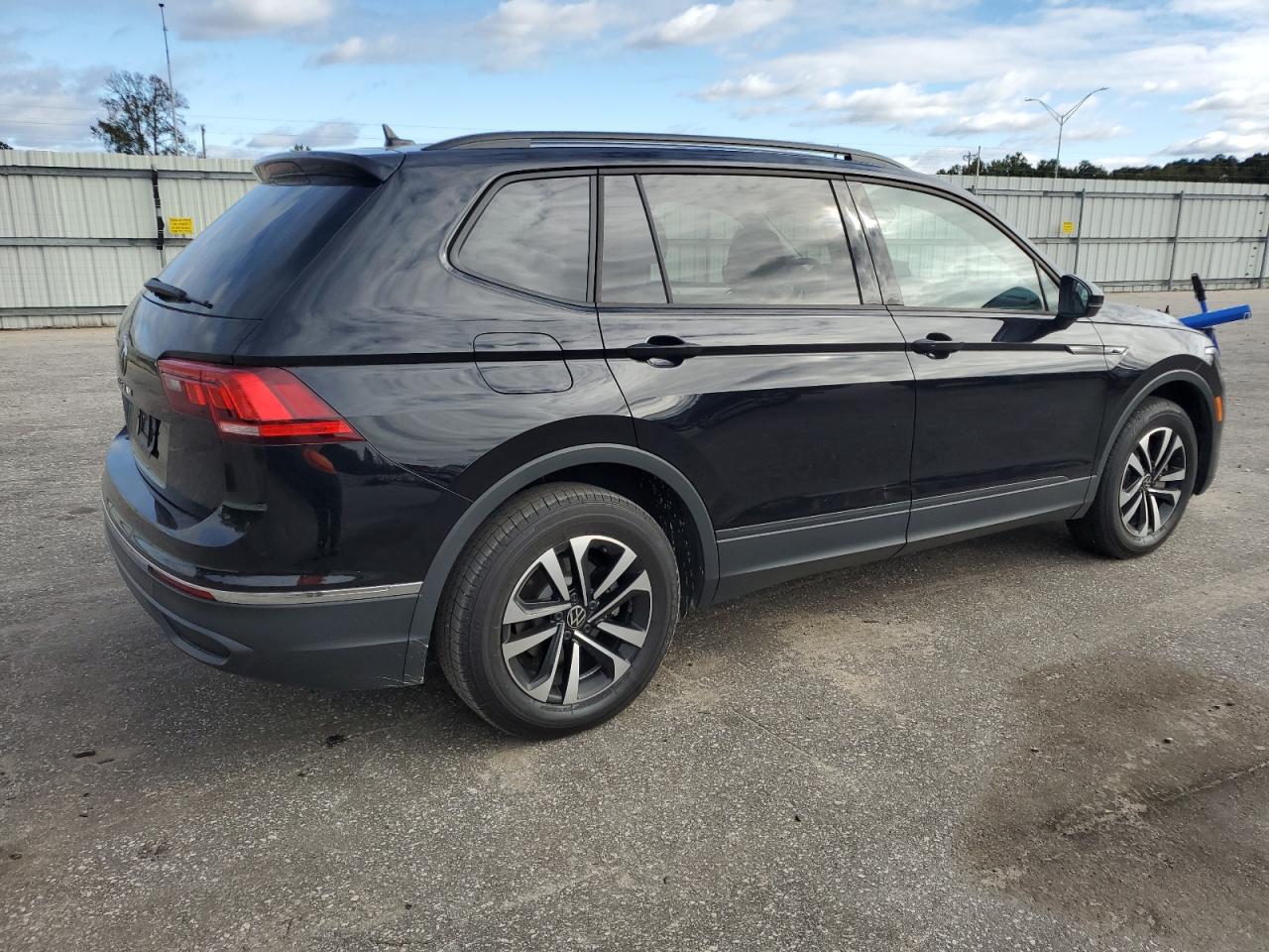 VOLKSWAGEN TIGUAN S