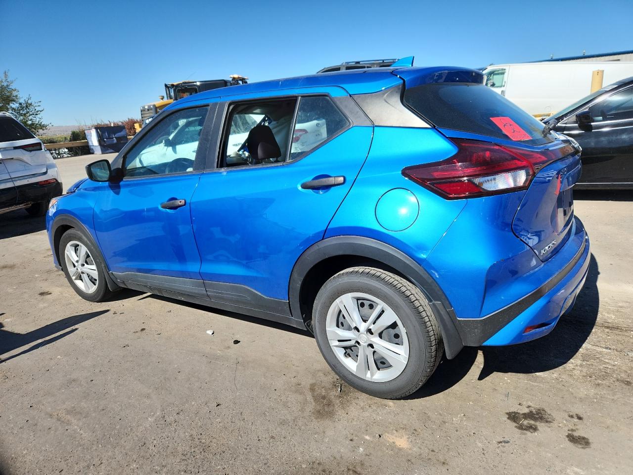 NISSAN KICKS S
