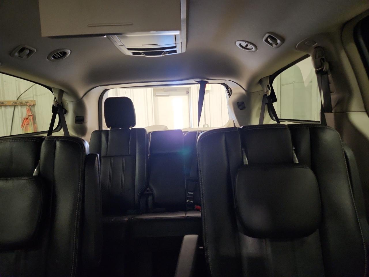 CHRYSLER TOWN & COUNTRY TOURING