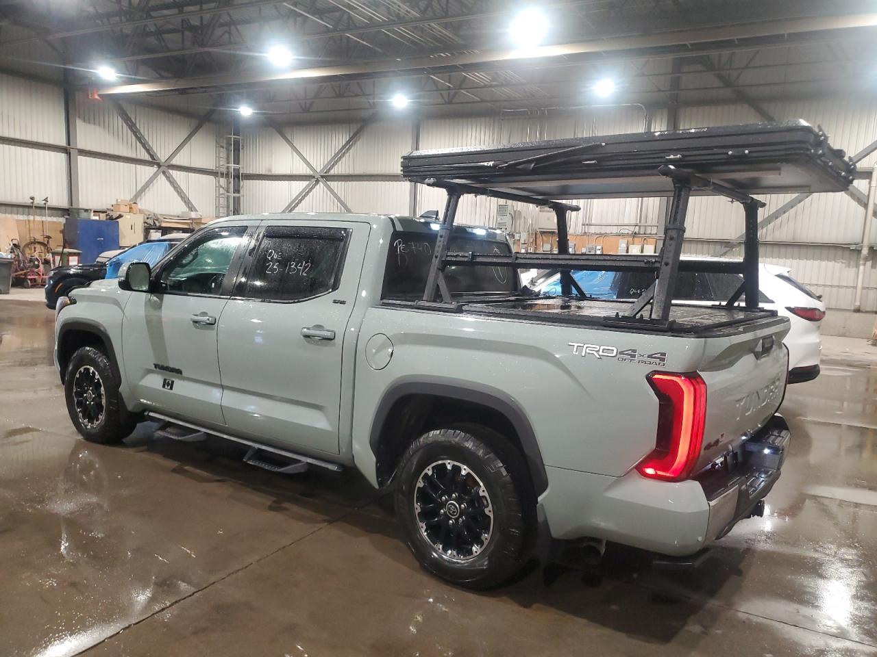 TOYOTA TUNDRA CREWMAX SR