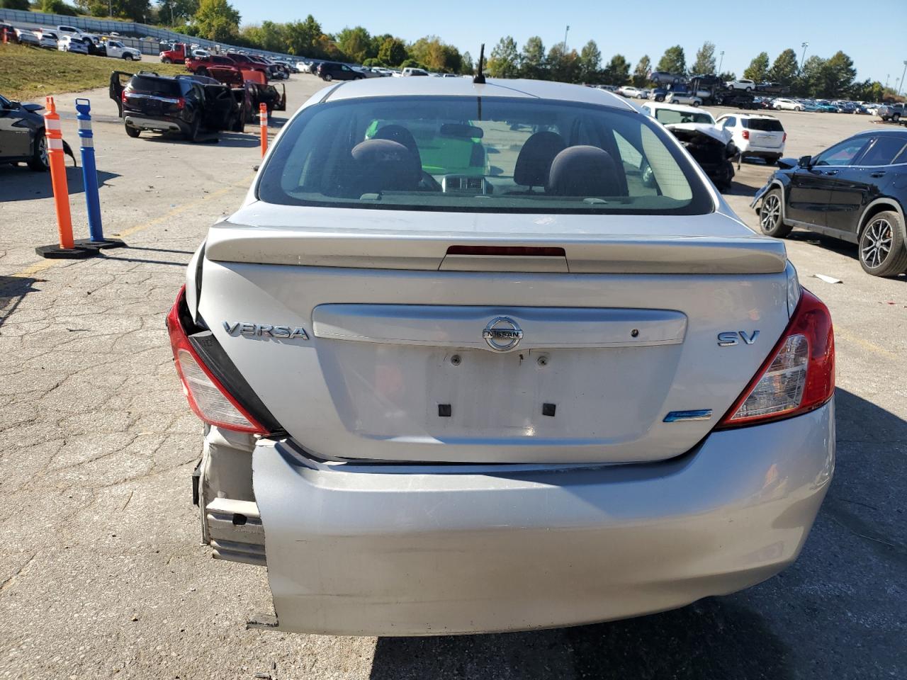 NISSAN VERSA S