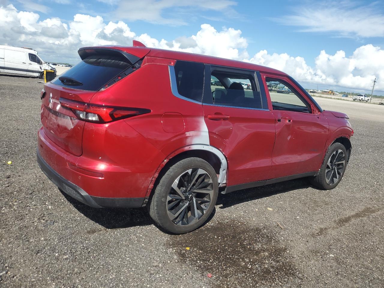 MITSUBISHI OUTLANDER ES