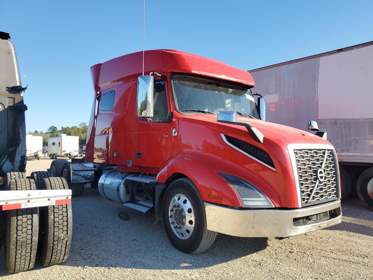 Lot #3293304422 2021 VOLVO VNL