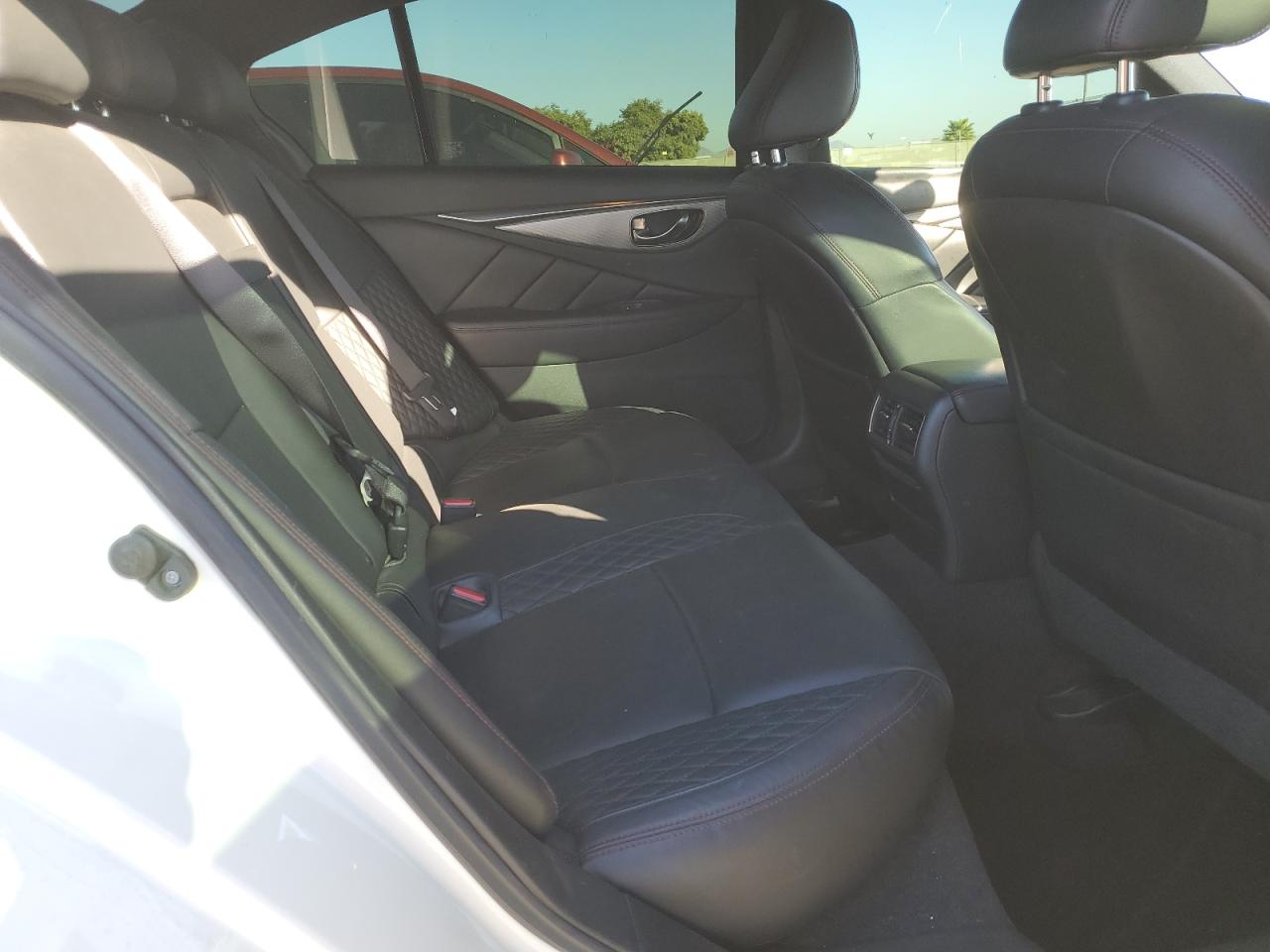 INFINITI Q50 RED SPORT 400