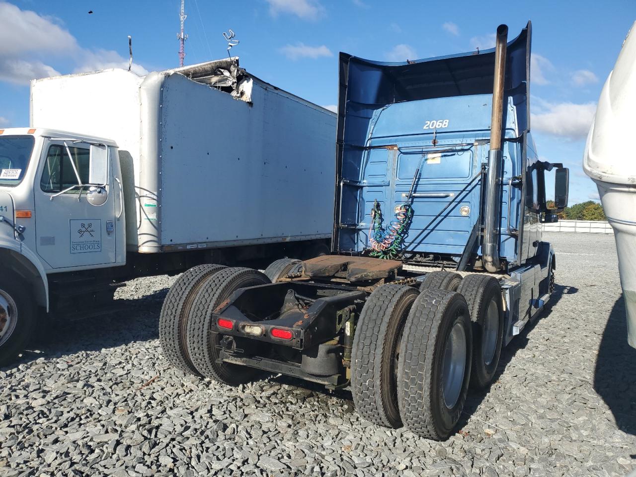 Lot #3264427449 2013 VOLVO VN VNL