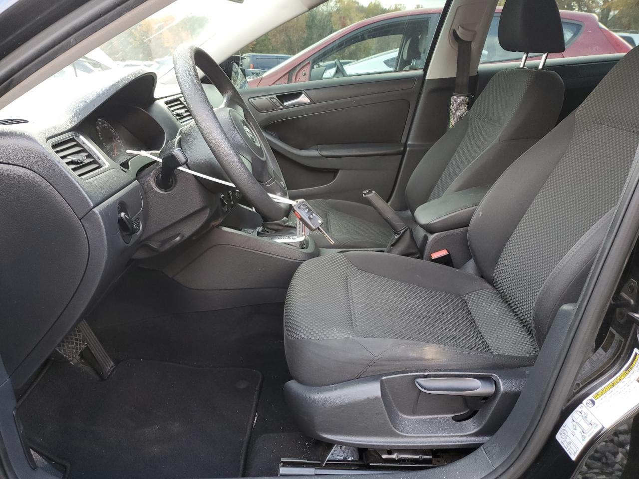 VOLKSWAGEN JETTA BASE