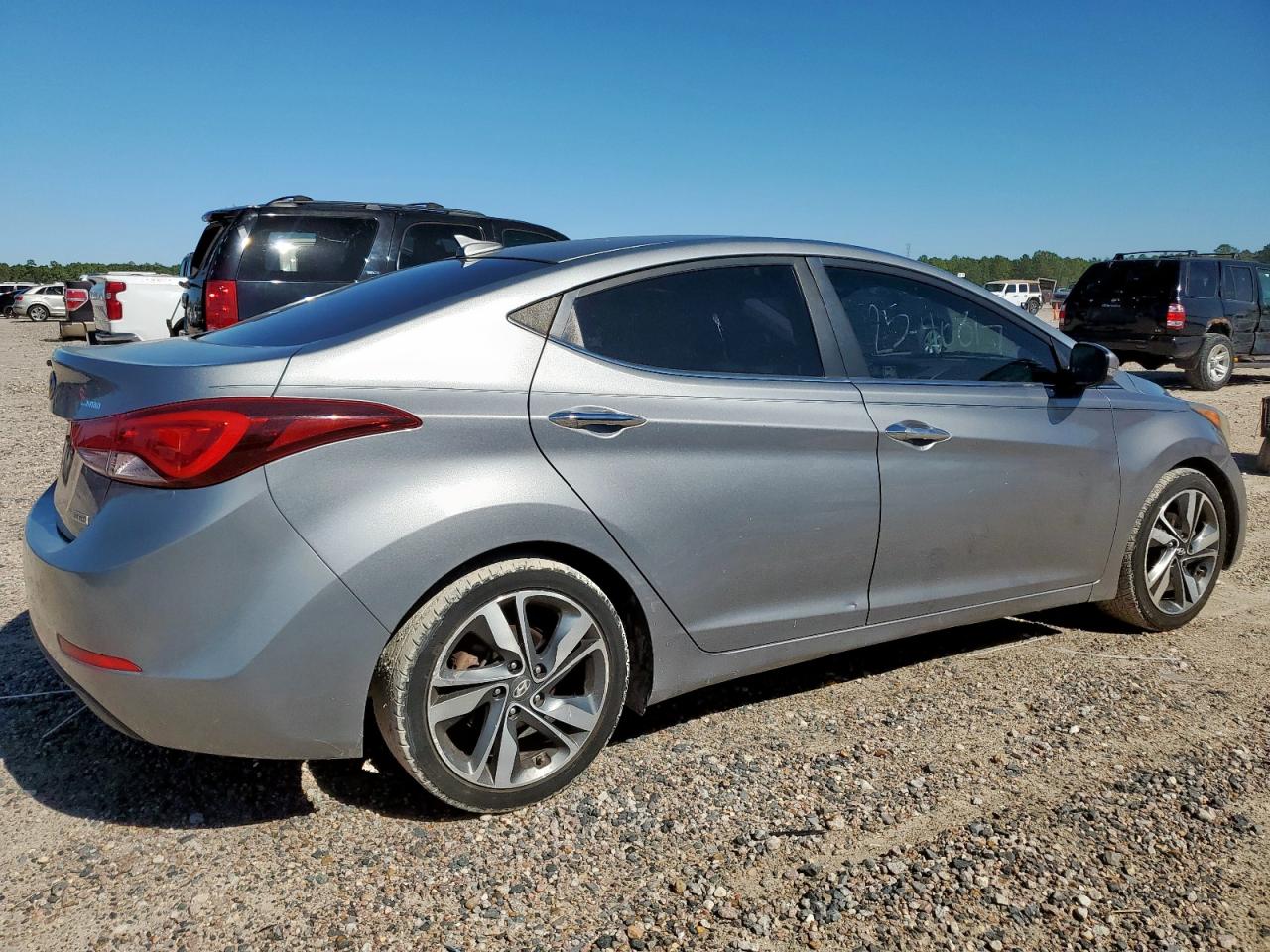 HYUNDAI ELANTRA SE