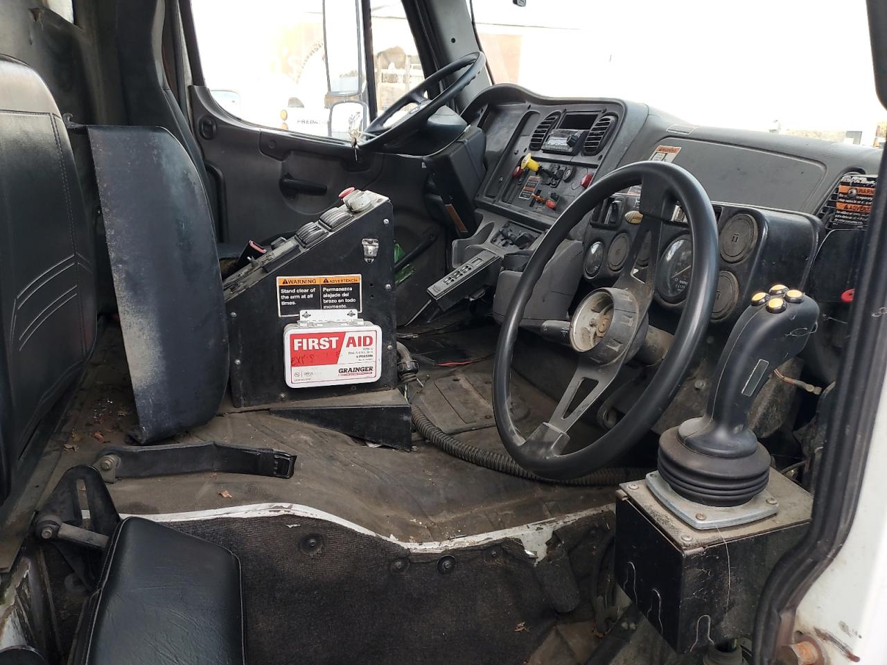 Lot #3293305426 2015 FREIGHTLINER M2 112 MED