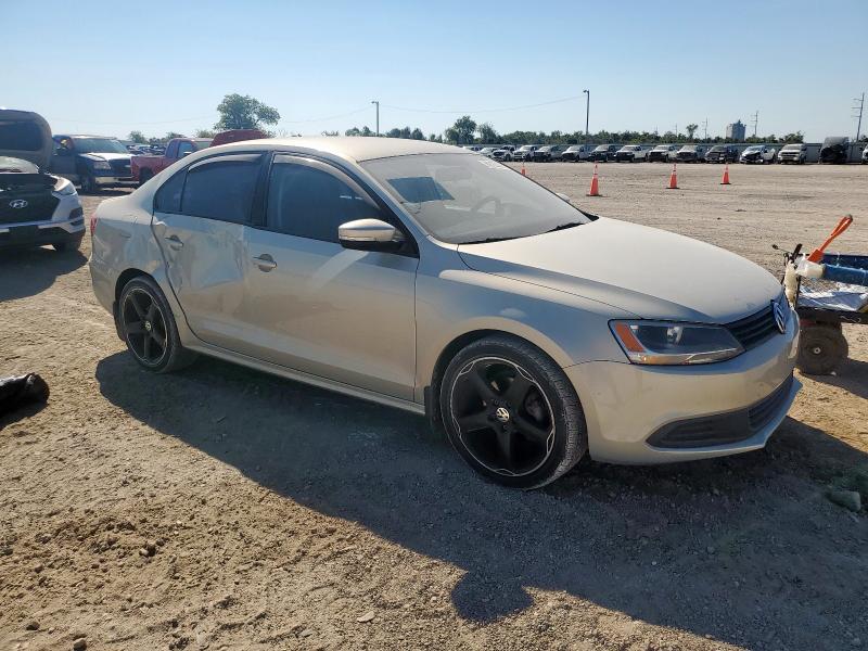 2011 VOLKSWAGEN JETTA SE - 3VWDZ7AJ5BM321360