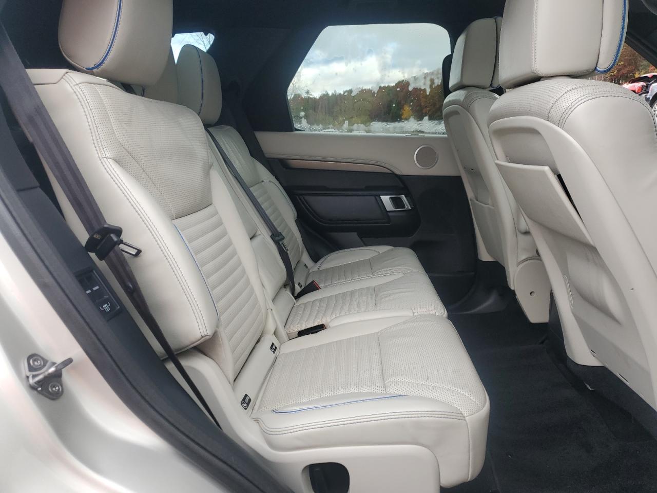 LAND ROVER DISCOVERY HSE LUXURY