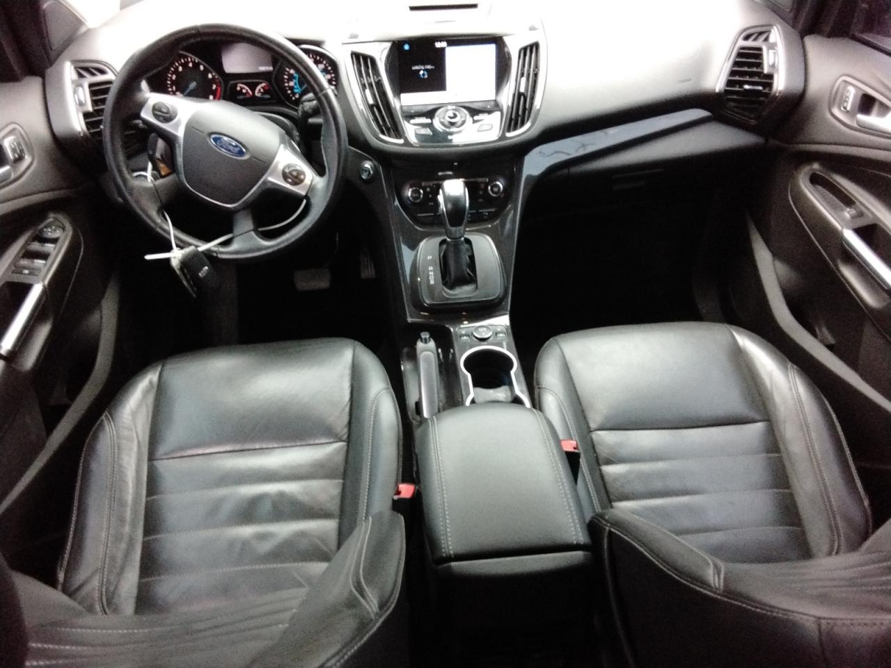 FORD ESCAPE TITANIUM