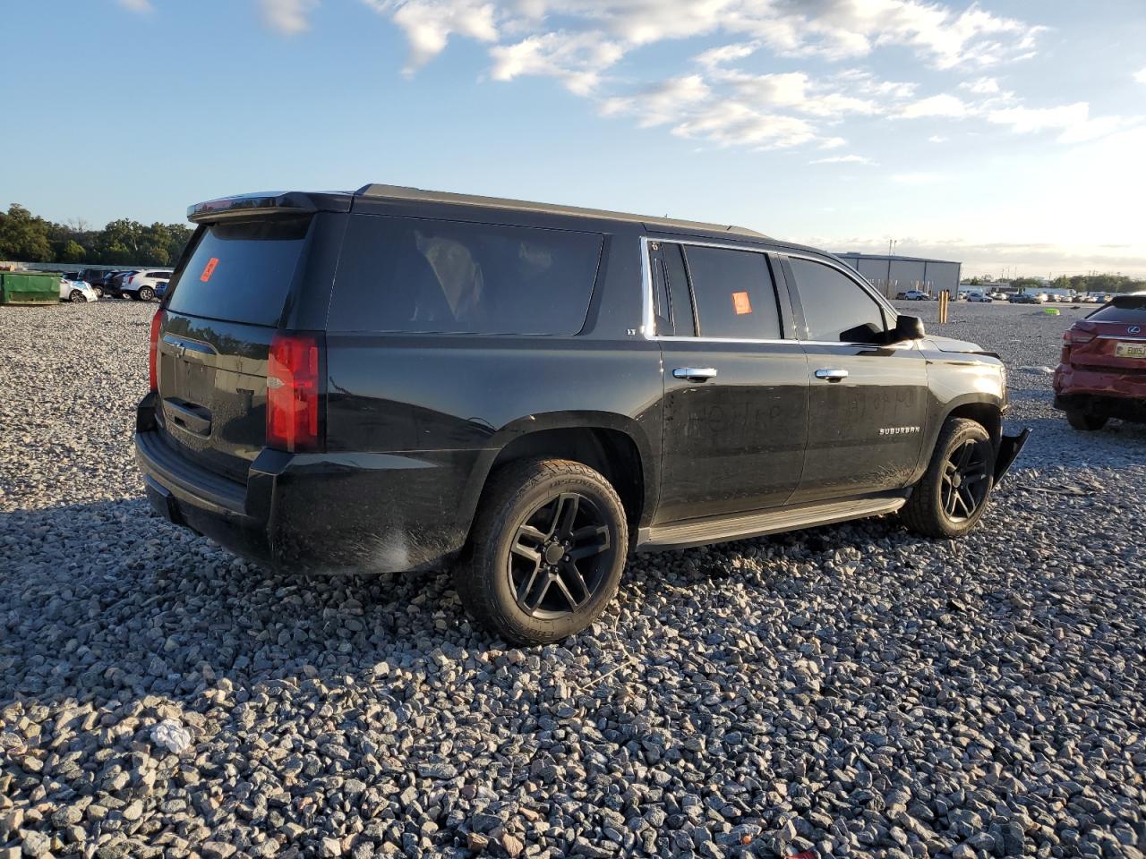 CHEVROLET SUBURBAN C1500 LT