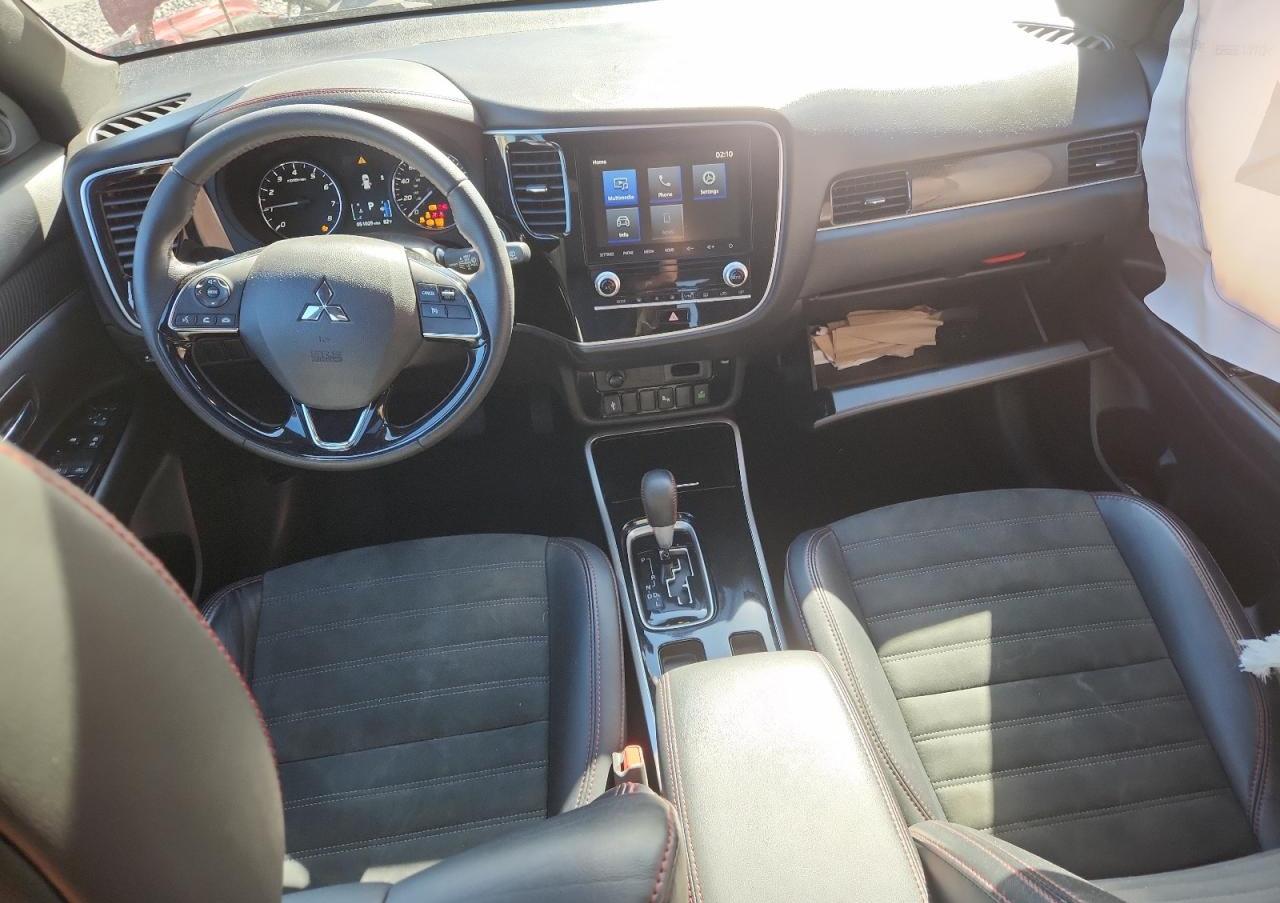 MITSUBISHI OUTLANDER SE