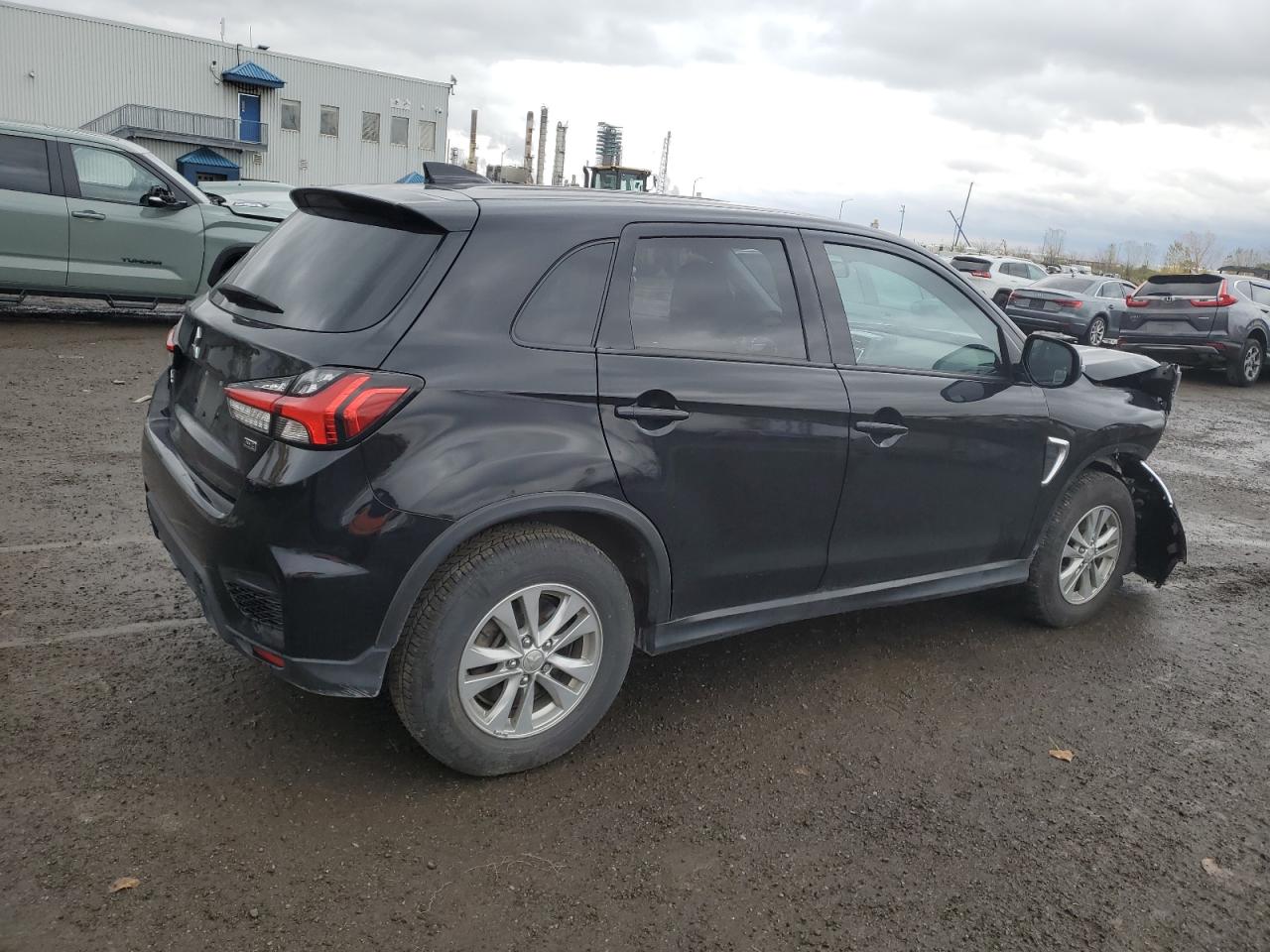MITSUBISHI OUTLANDER SE