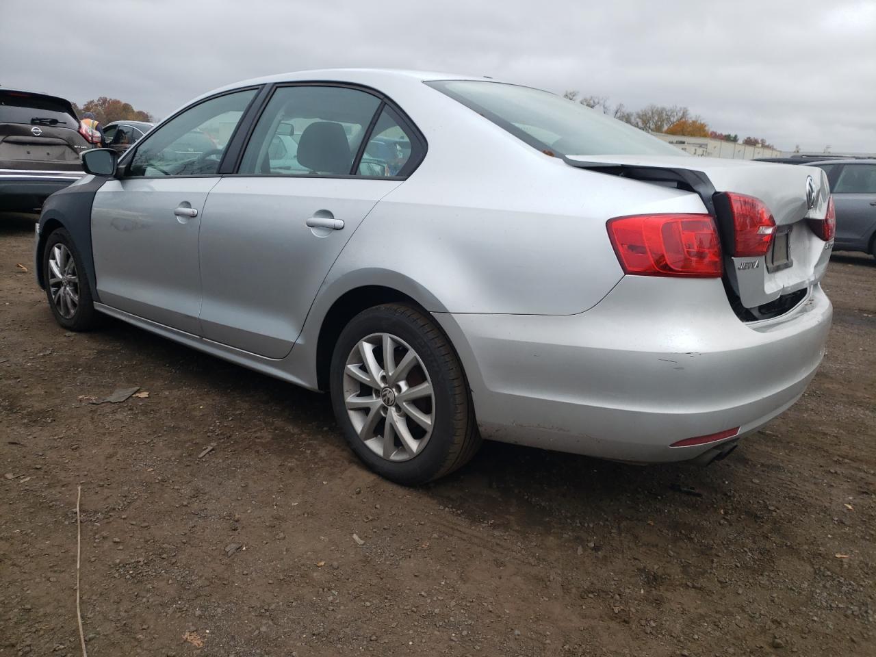 VOLKSWAGEN JETTA SE