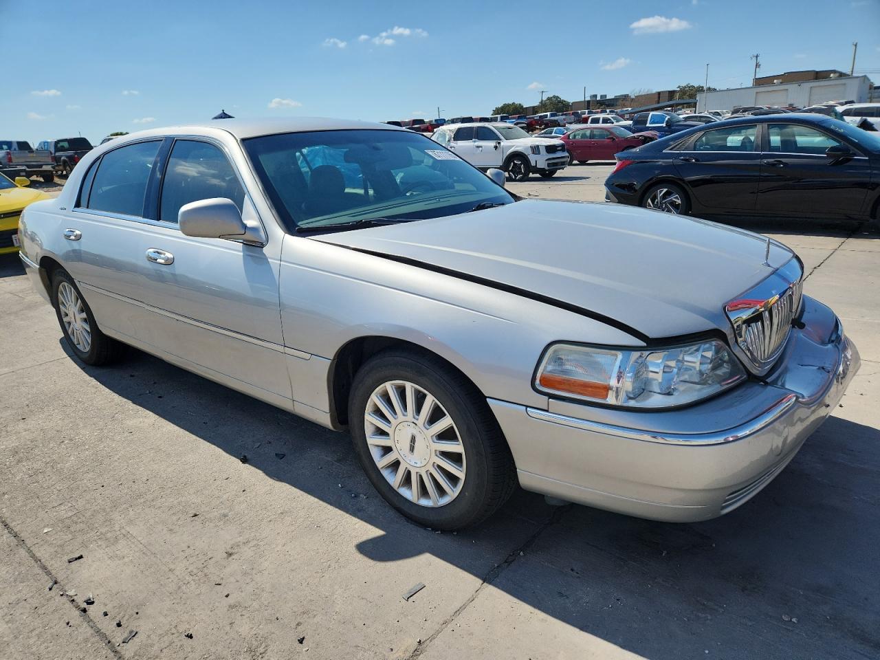 Lot #3280430144 2004 LINCOLN TOWN CAR E