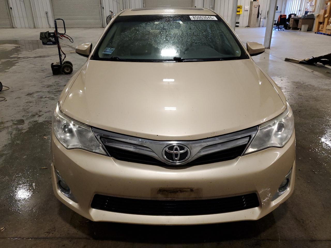 TOYOTA CAMRY BASE