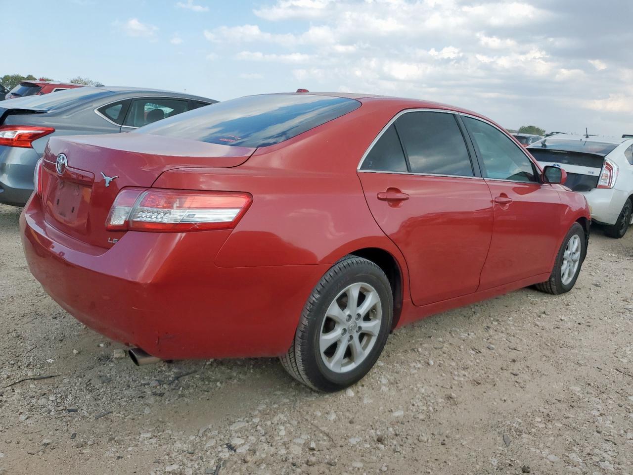 TOYOTA CAMRY BASE