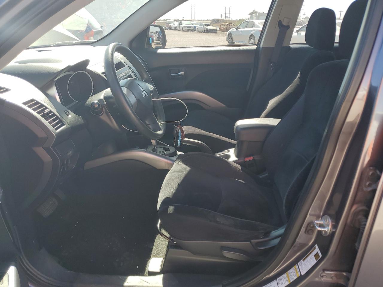 MITSUBISHI OUTLANDER ES