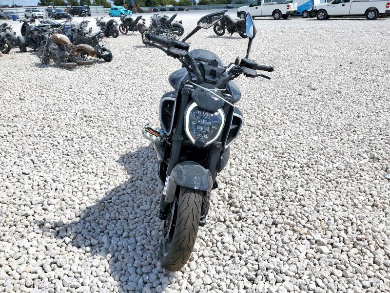 2025 DUCATI DIAVEL V4 - ZDMGAR1W9SB005230