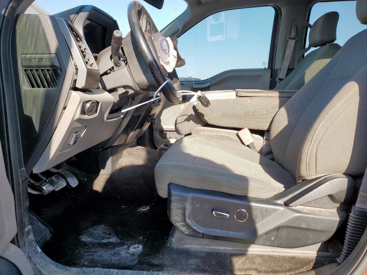 FORD F-150 SUPERCREW