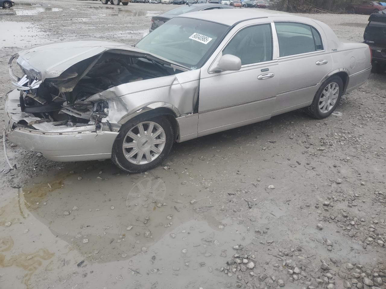 LINCOLN TOWN CAR SIGNATURE LIMITED