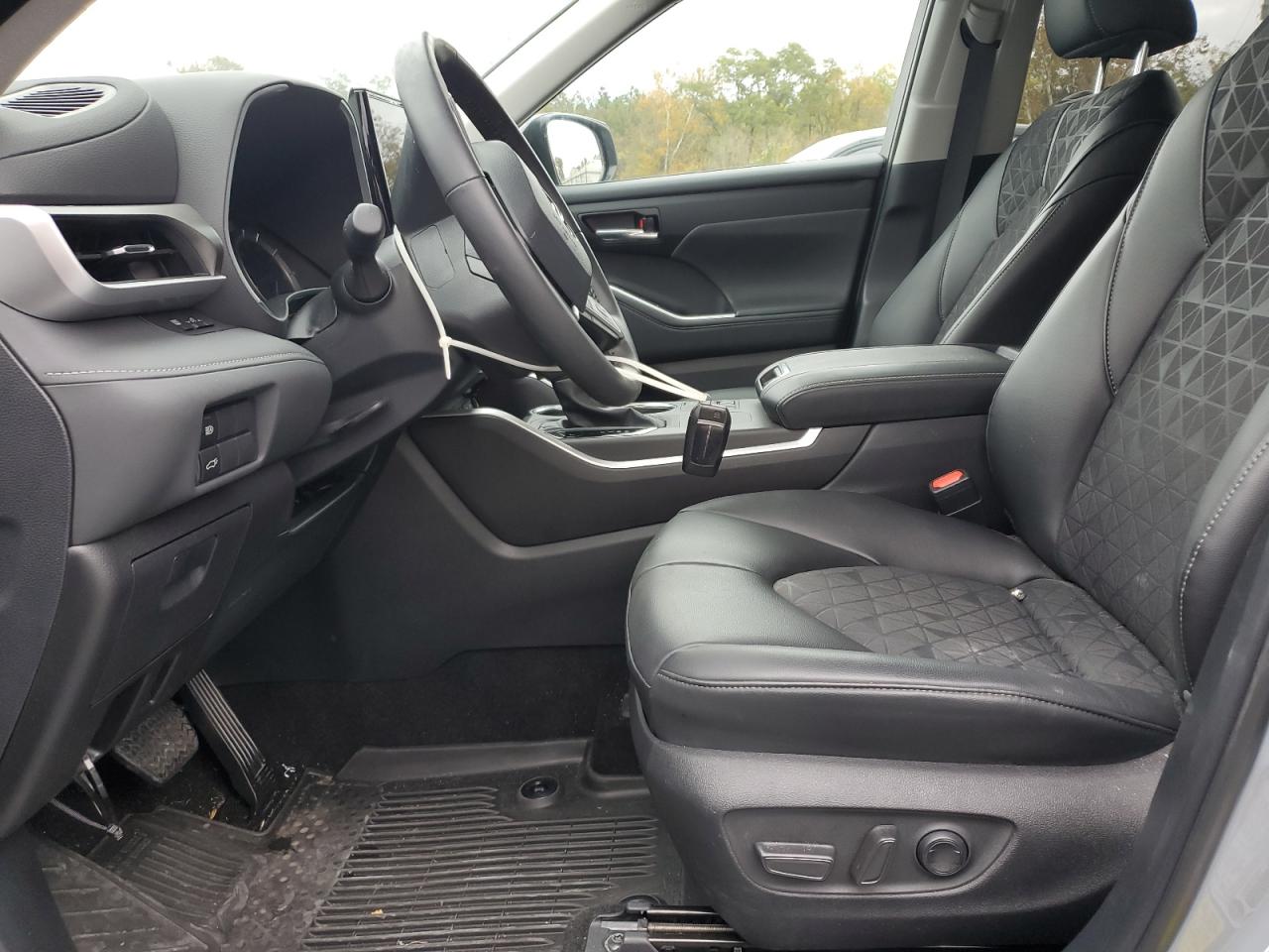 TOYOTA HIGHLANDER HYBRID XLE