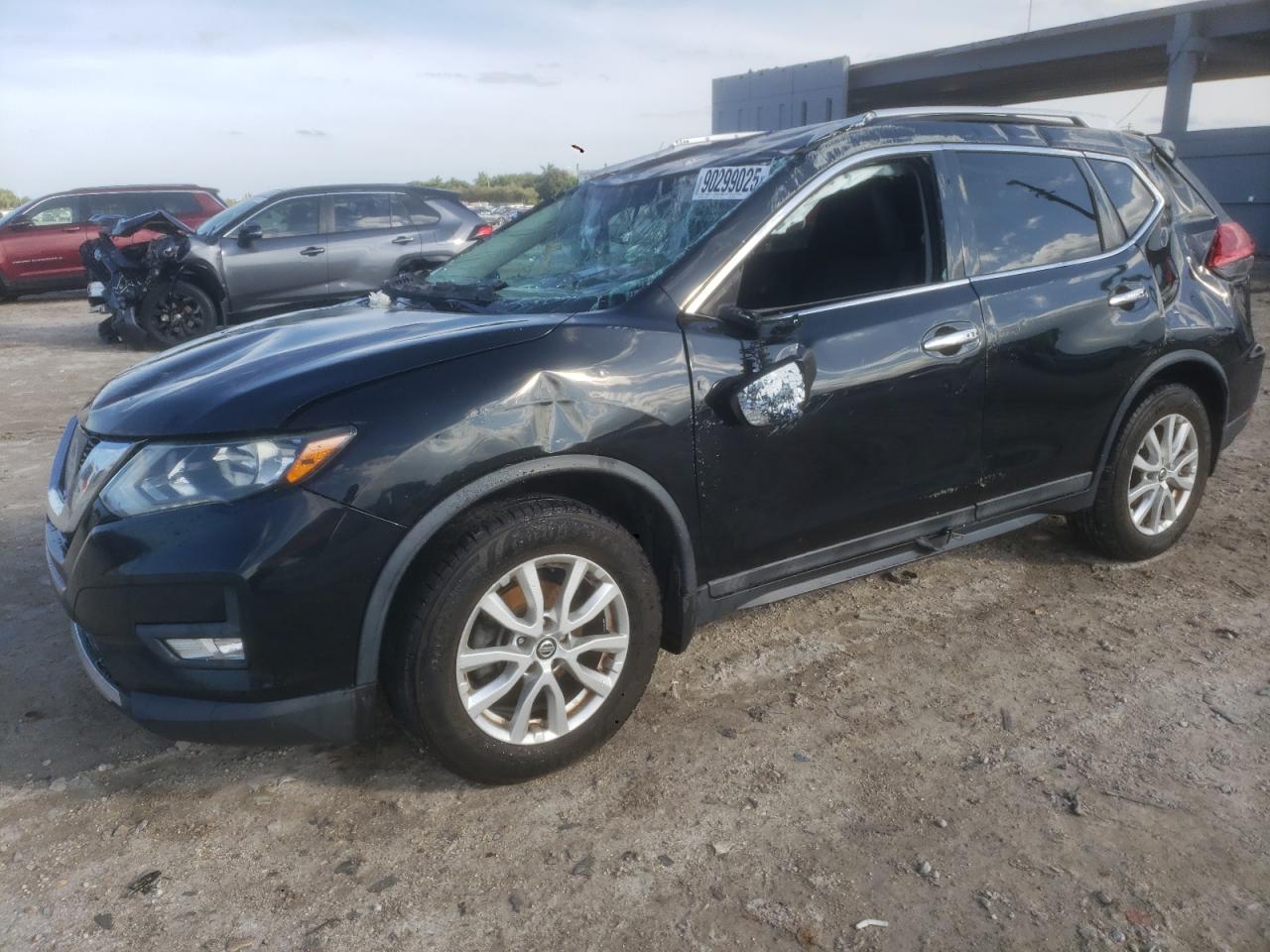 Lot #3301782349 2017 NISSAN ROGUE S