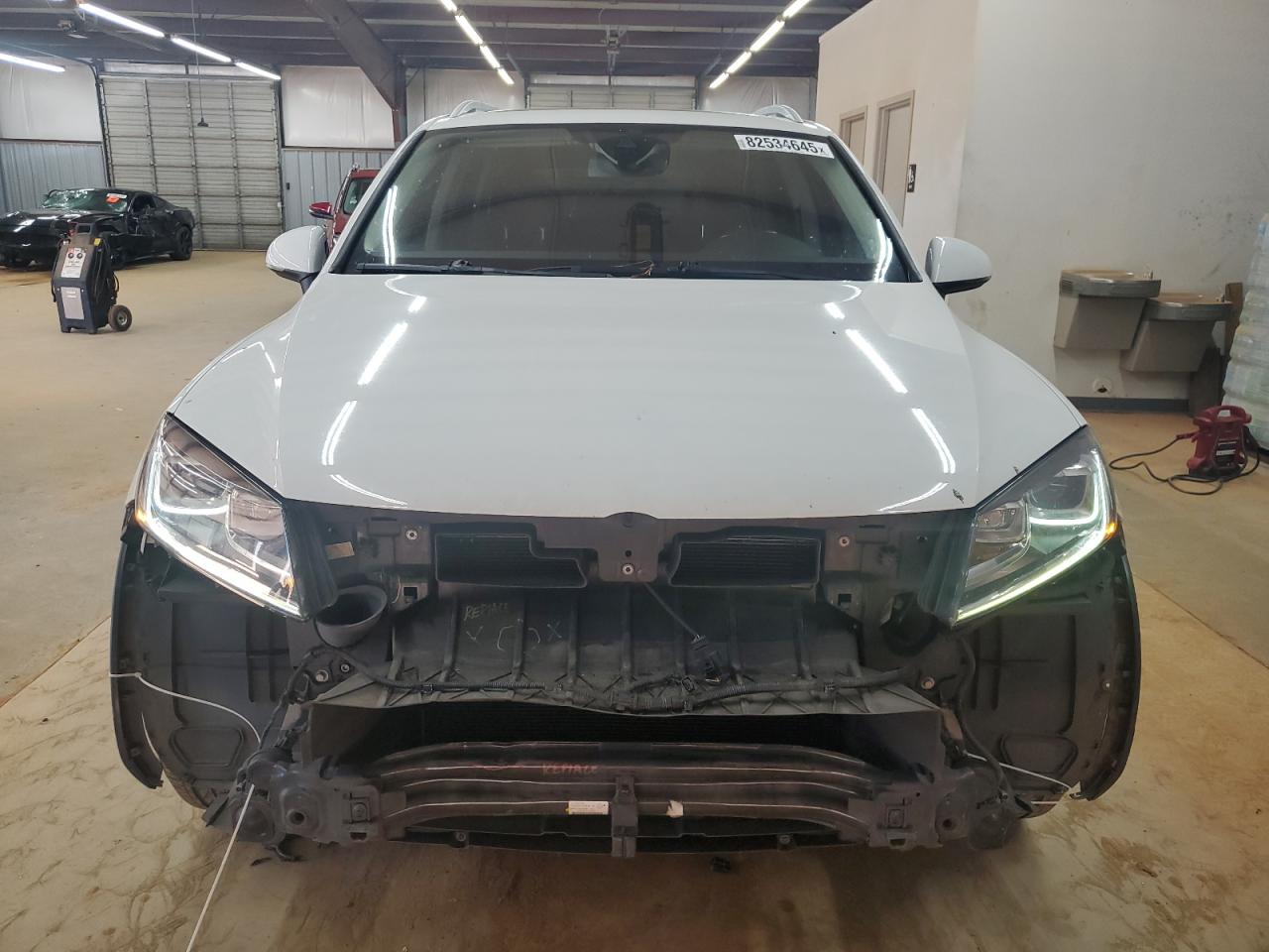 VOLKSWAGEN TOUAREG SPORT