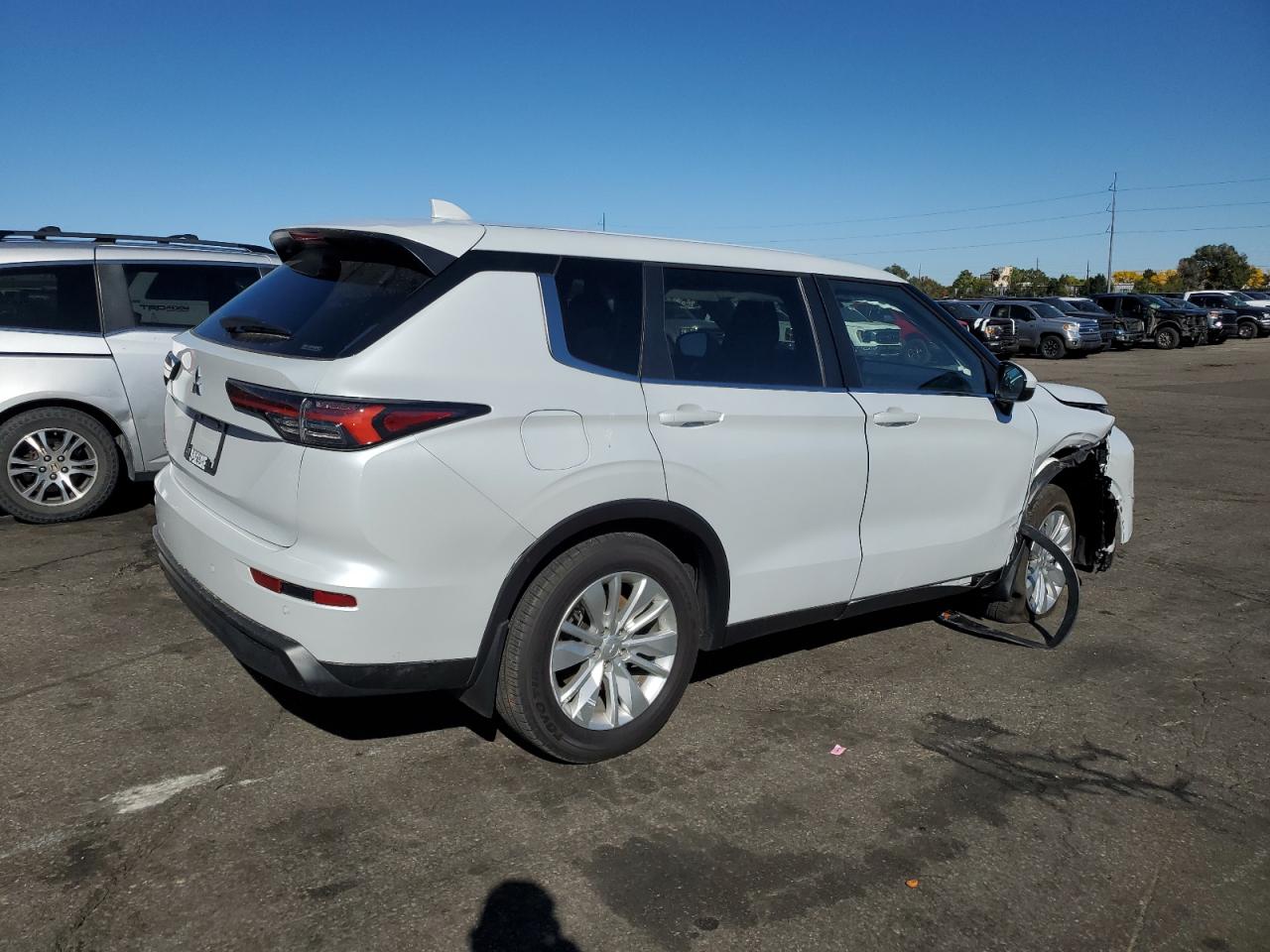 MITSUBISHI OUTLANDER ES