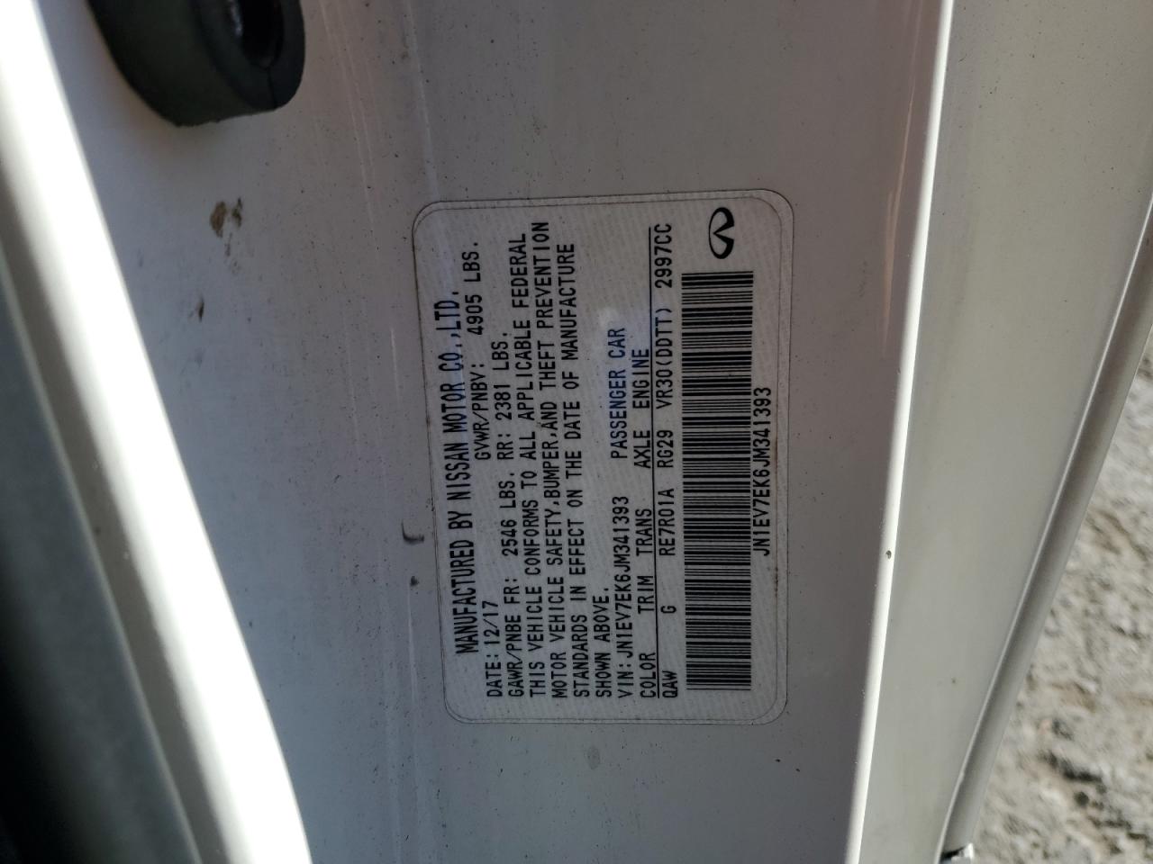 INFINITI Q60 LUXE 300