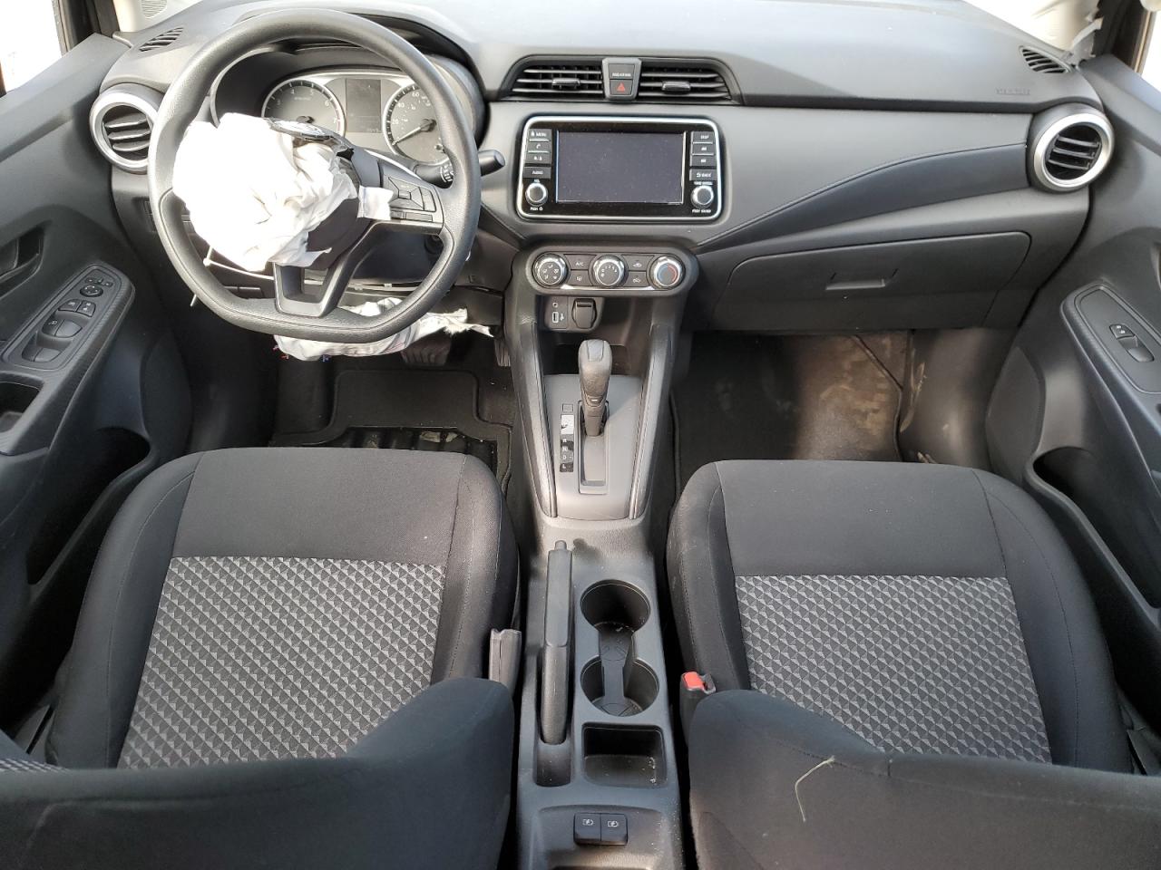 NISSAN VERSA S