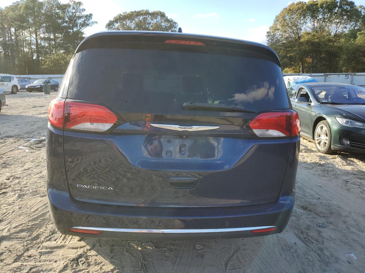 CHRYSLER PACIFICA TOURING L