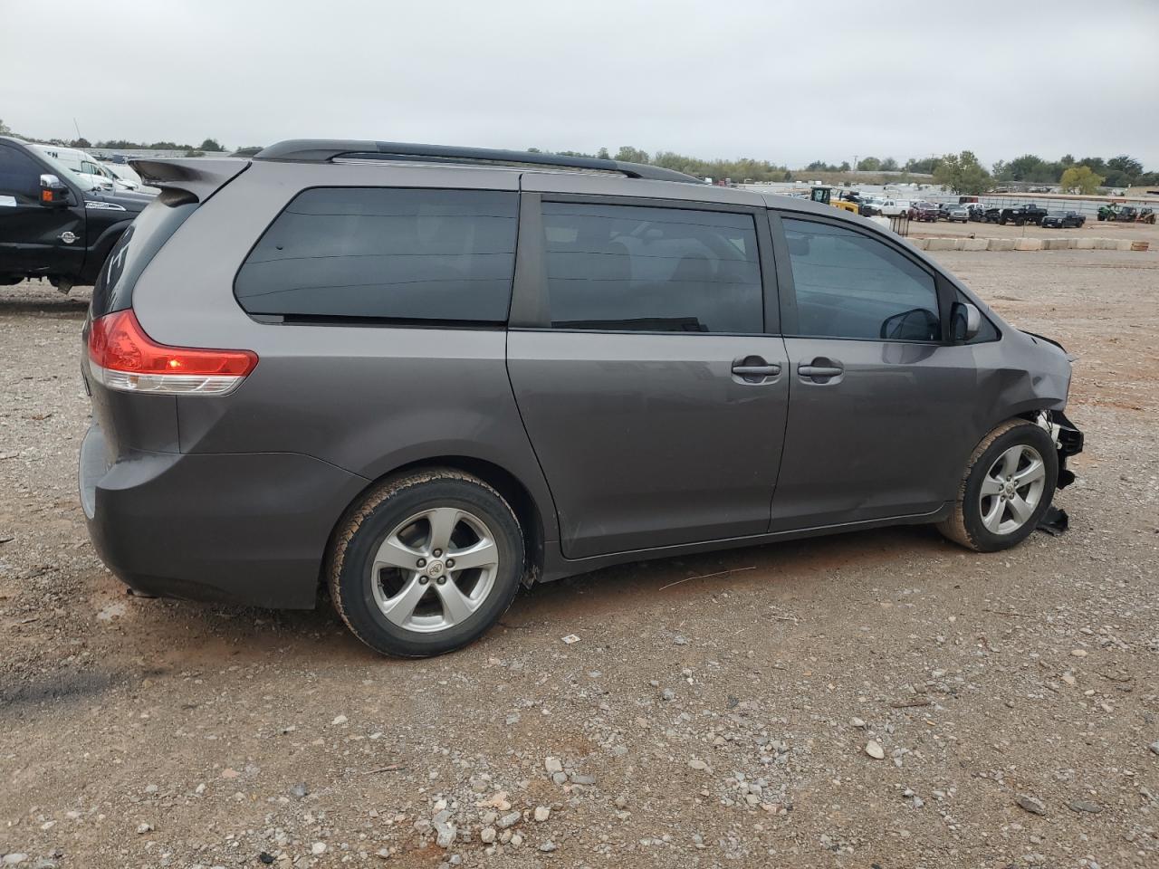 Lot #3302786921 2012 TOYOTA SIENNA LE