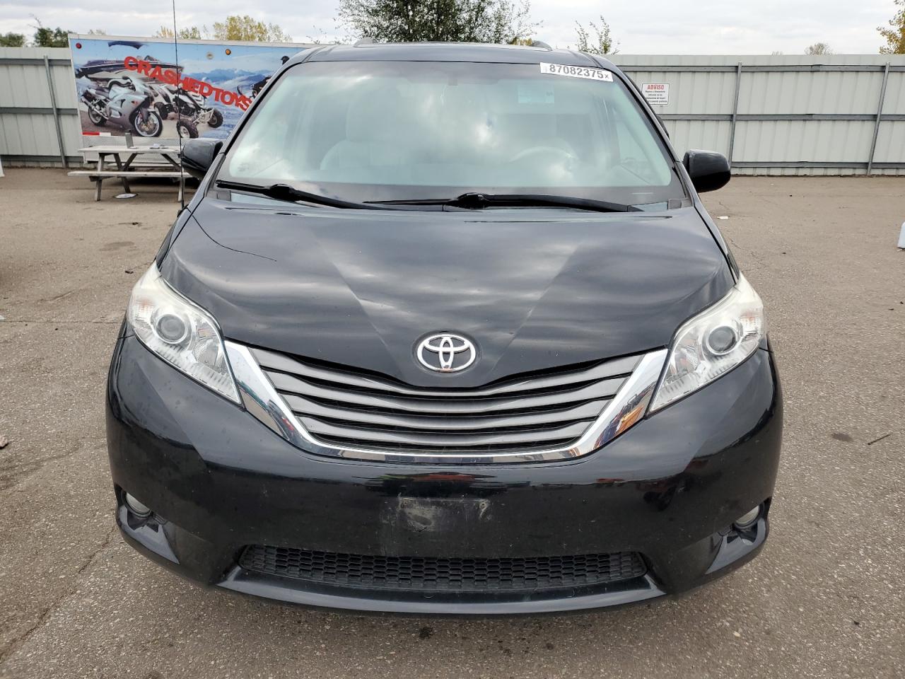 TOYOTA SIENNA XLE