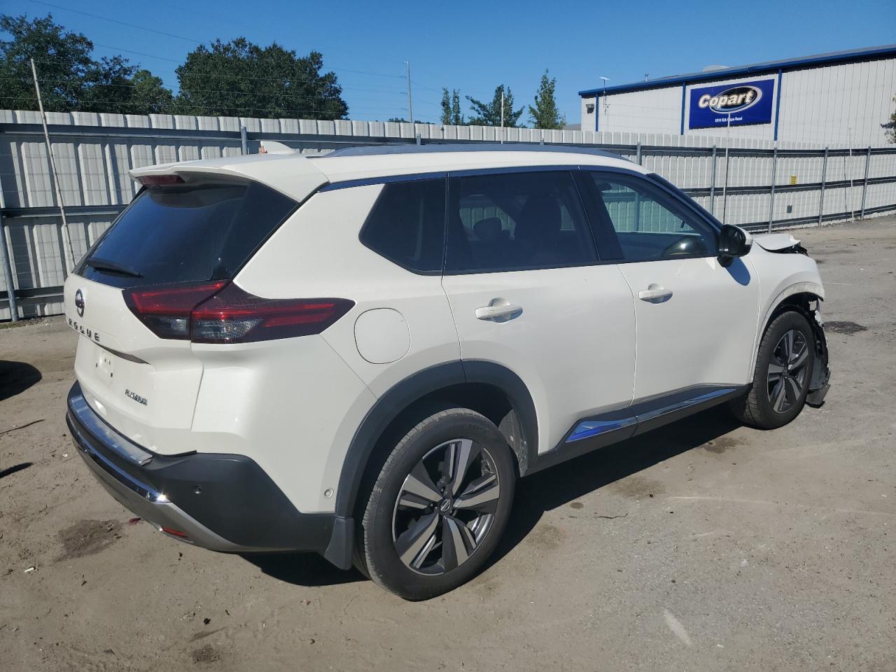 NISSAN ROGUE PLATINUM