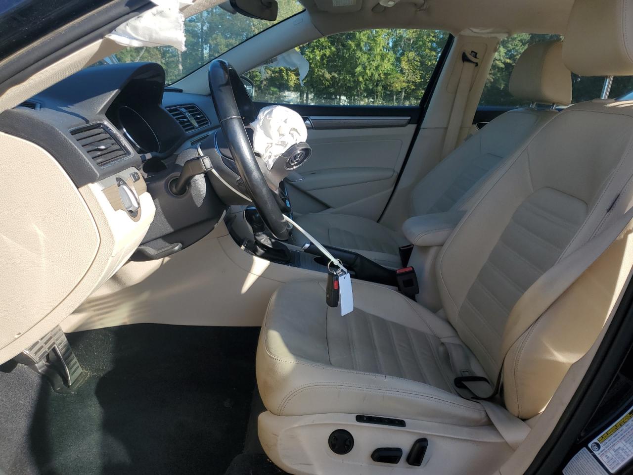 VOLKSWAGEN PASSAT SEL PREMIUM