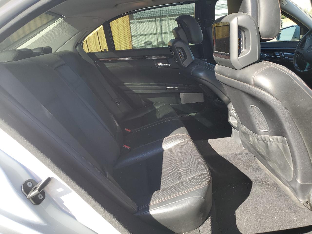 MERCEDES-BENZ S-CLASS 550