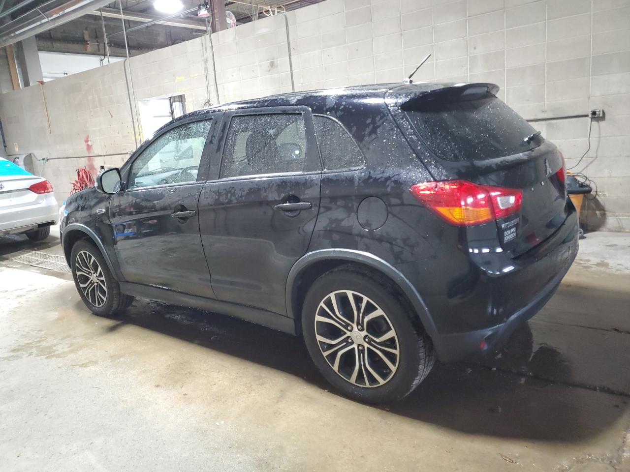 MITSUBISHI OUTLANDER ES