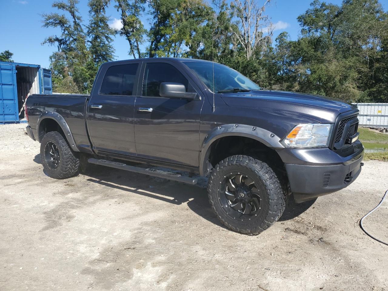RAM 1500 SLT