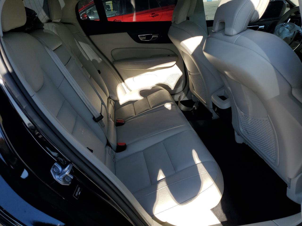 VOLVO S60 T5 MOMENTUM