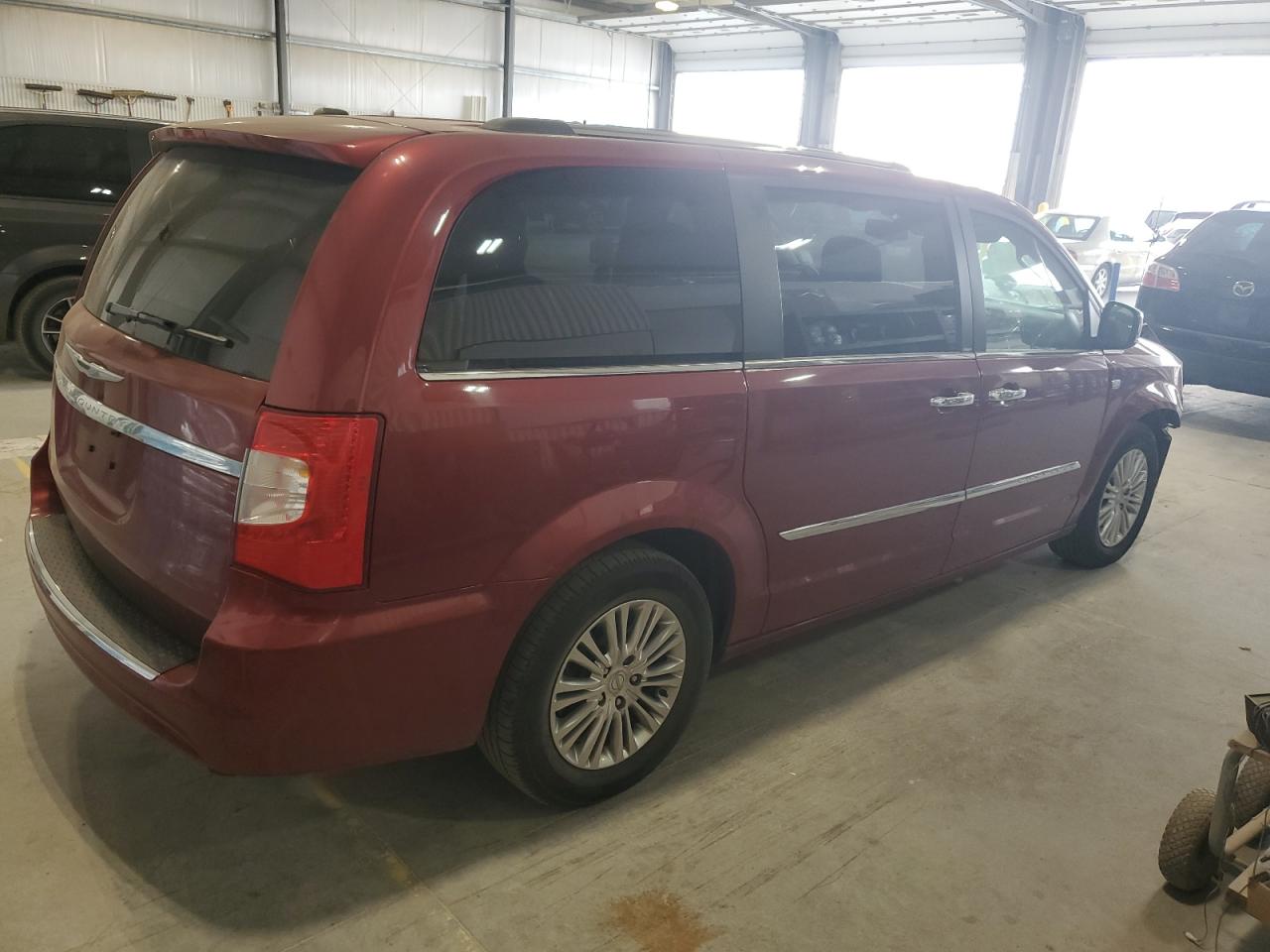 CHRYSLER TOWN & COUNTRY TOURING L