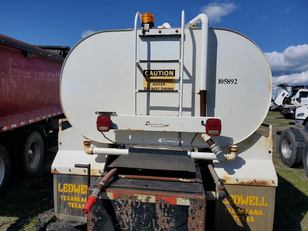 Lot #3259190961 2016 FREIGHTLINER M2 106 MED