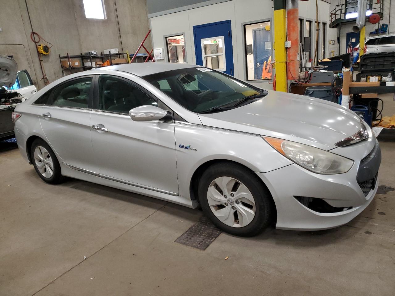 HYUNDAI SONATA HYBRID