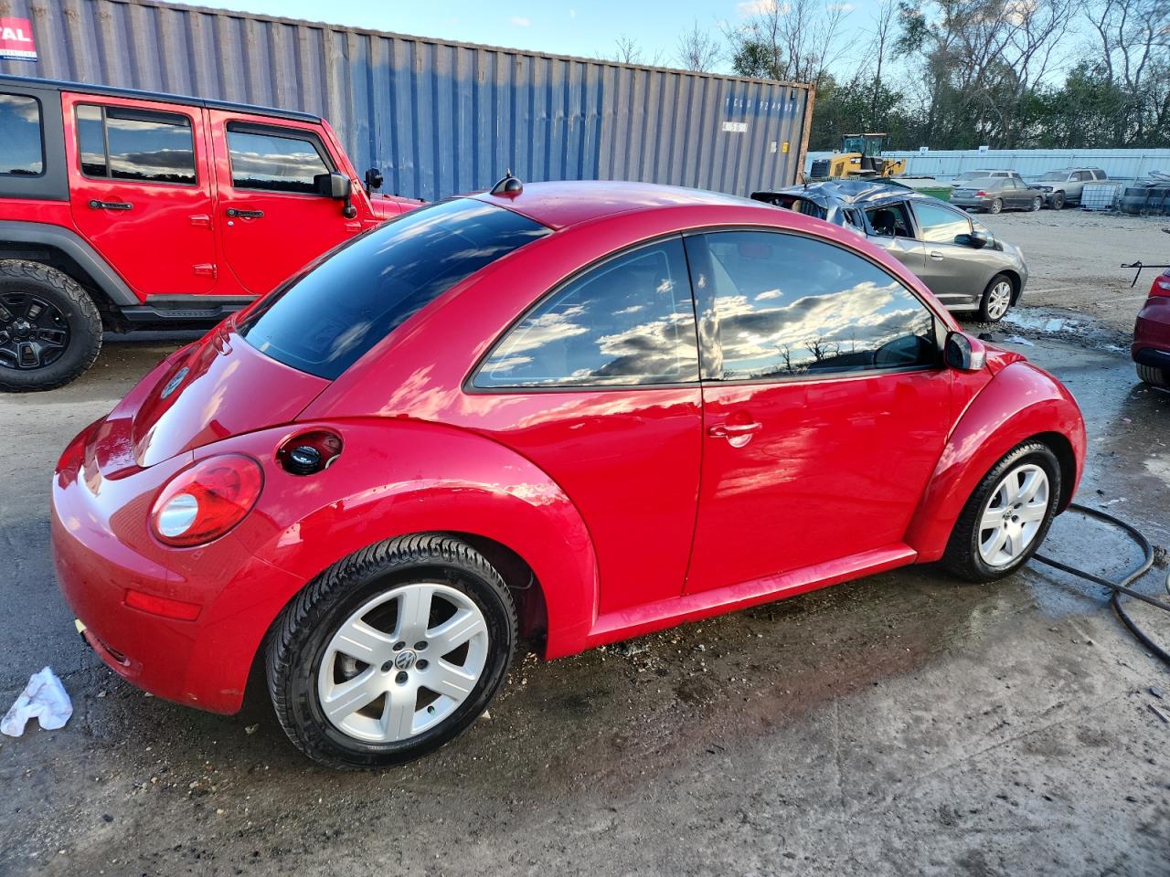 Lot #3309640066 2007 VOLKSWAGEN NEW BEETLE