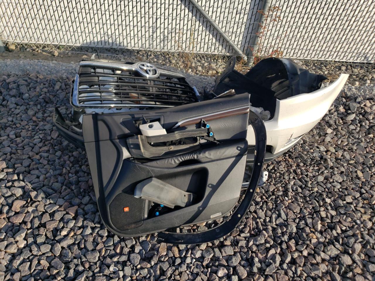 TOYOTA HIGHLANDER LIMITED