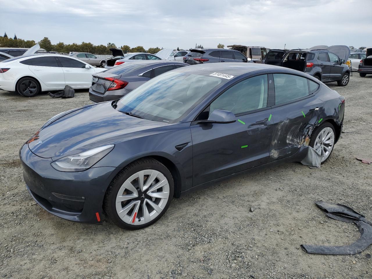 TESLA MODEL 3
