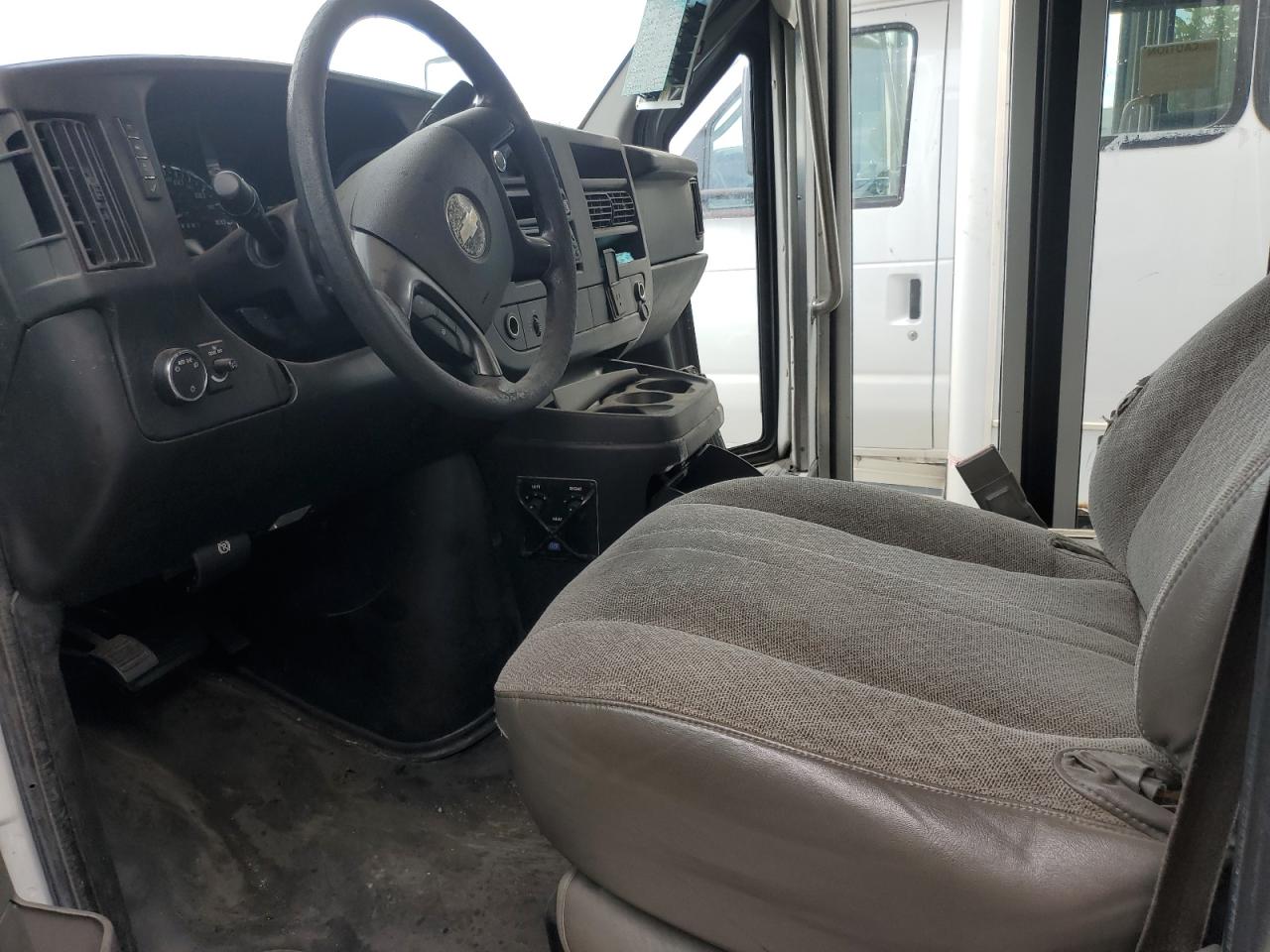 CHEVROLET EXPRESS G4500