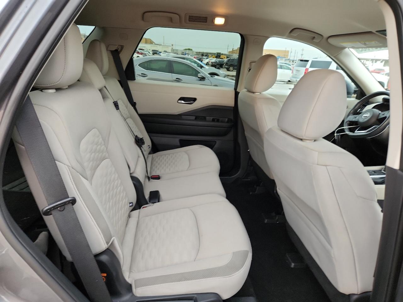 NISSAN PATHFINDER SV